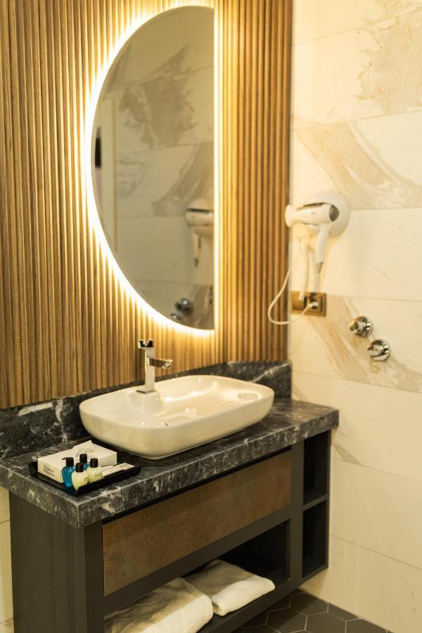 Quala Hotels & Lounge Aksaray Bagian luar foto